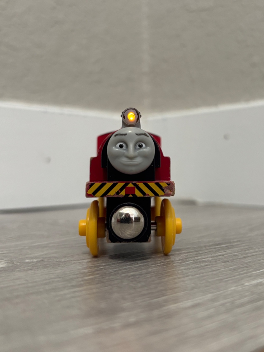 Wooden Talking Victor (works!) TOMY UK - Thomas & Friends - Picture 3 of 8
